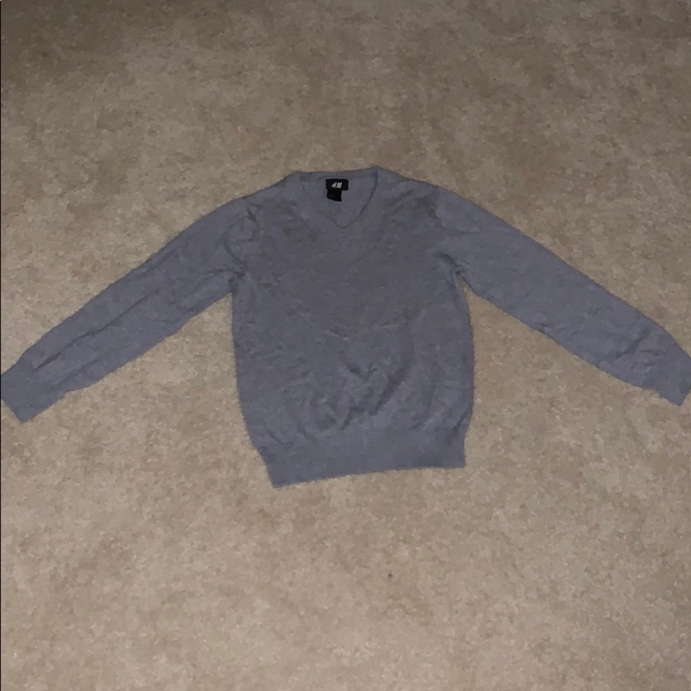 A gray boy HM sweater